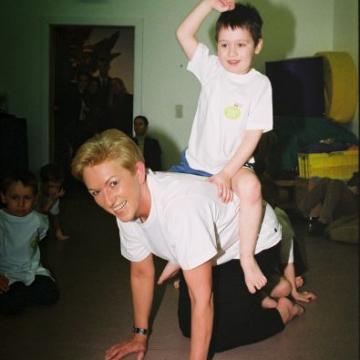 Gesundheitsministerin mit Kindern